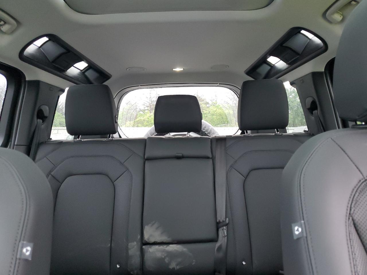 2025 LAND ROVER DEFENDER 110 X-DYNAMIC SE 2025 LAND ROVER DEFENDER 110 X-DYNAMIC SE