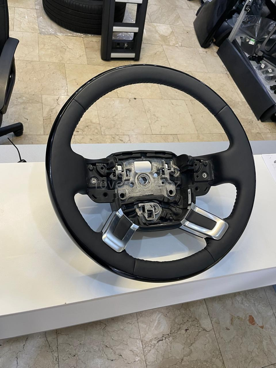 RANGE ROVER DAİRƏVİ MEBEL SÜKAN
