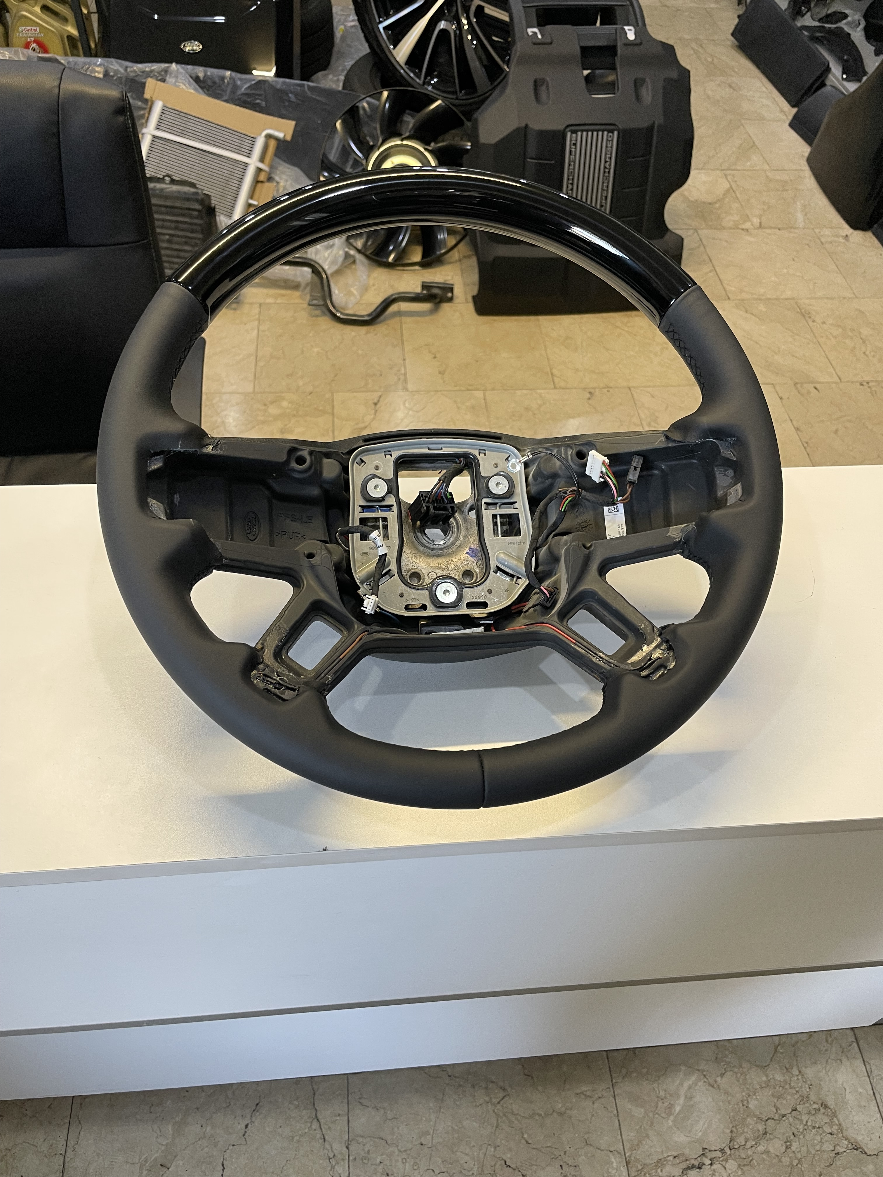 LAND ROVER DEFENDER MEBEL SÜKAN